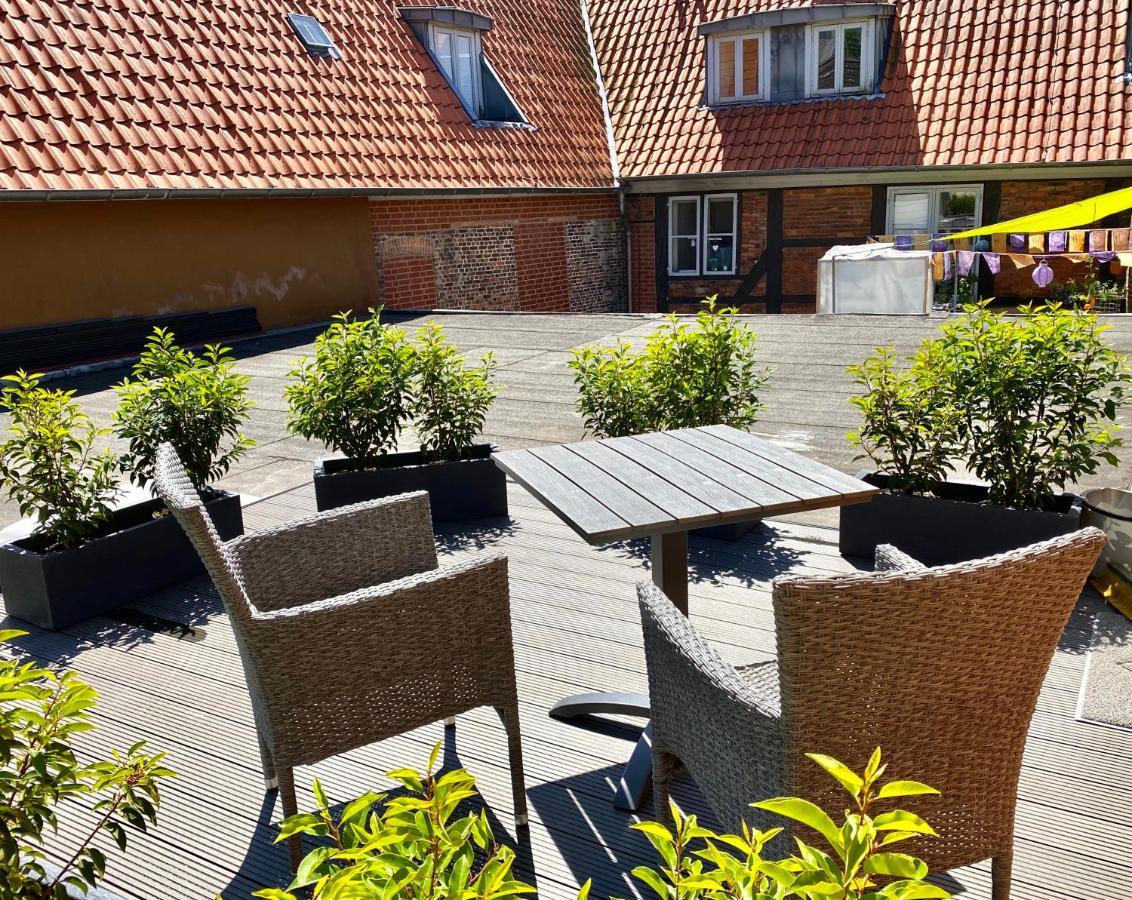 Schoene Teilweise Mit Dachterrasse Im Herzen Von Apartment Itzehoe