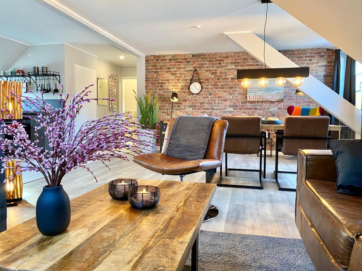 Schoene Teilweise Mit Dachterrasse Im Herzen Von Apartment Itzehoe