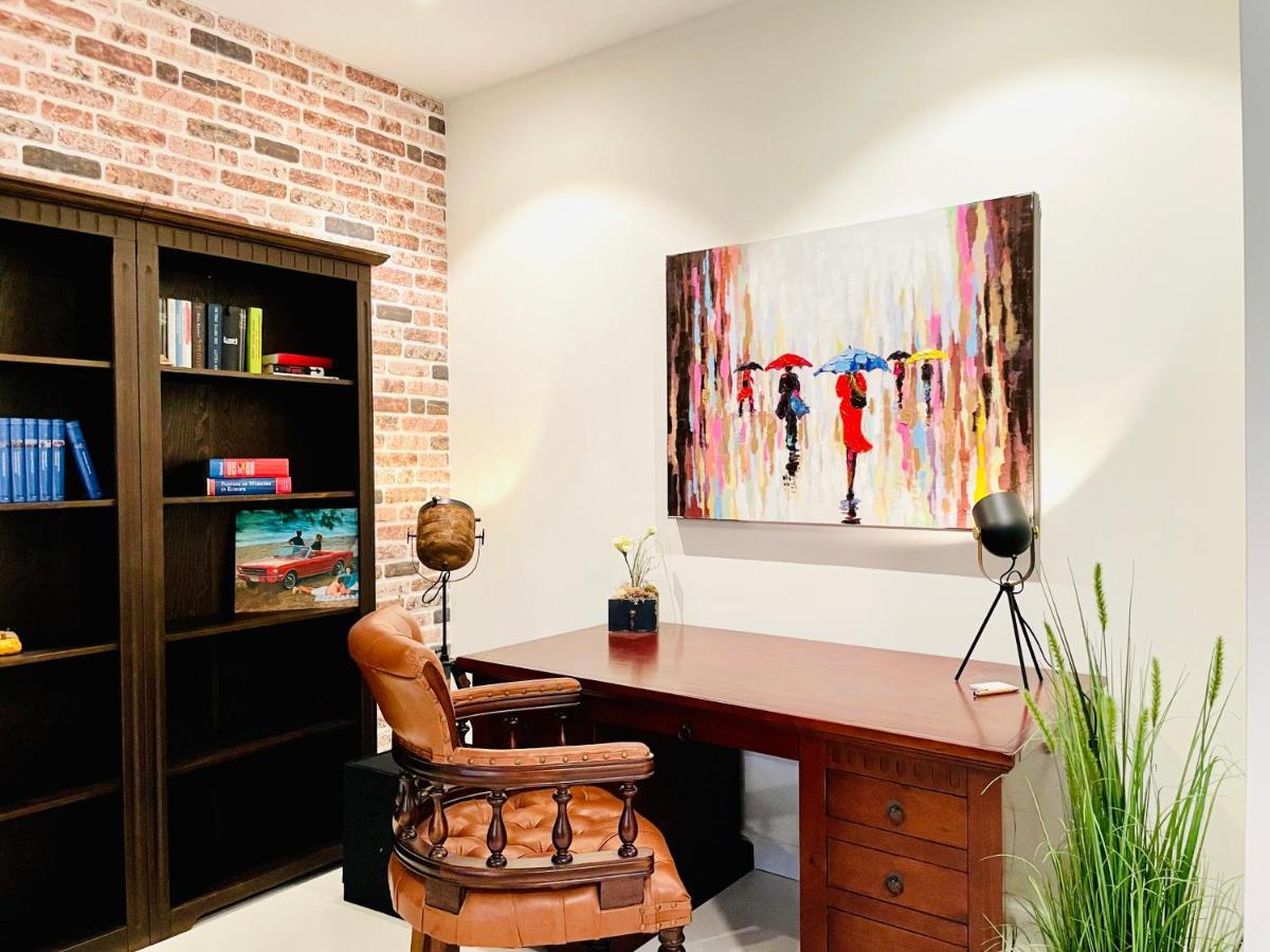 Appartement Schoene Teilweise Mit Dachterrasse Im Herzen Von Itzehoe